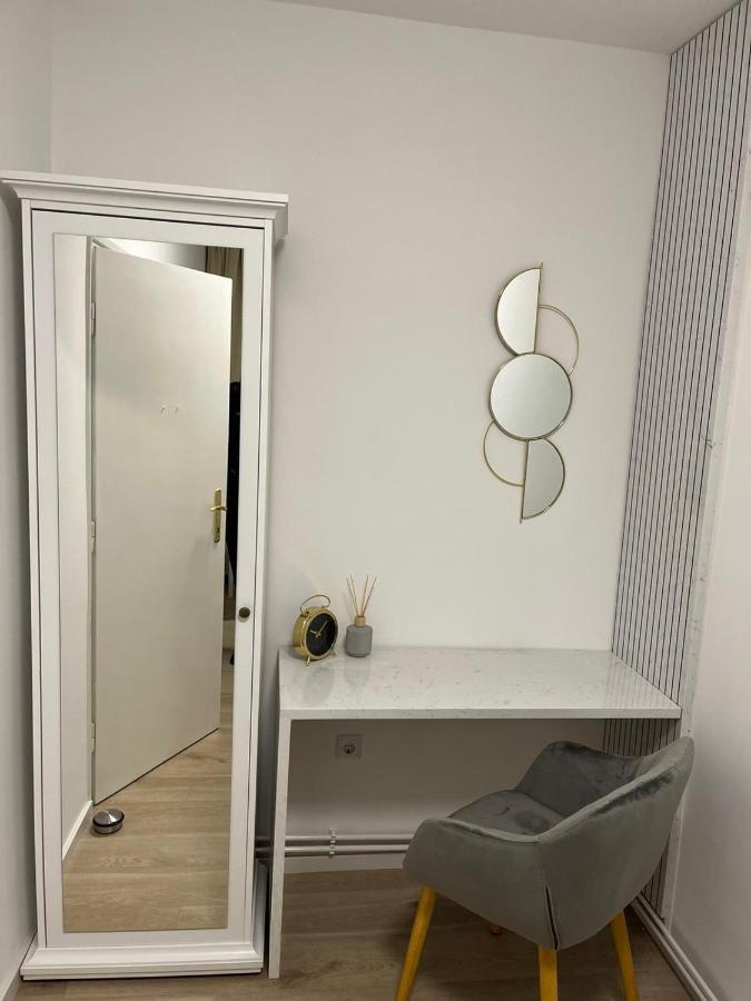 Appartement Apartman Gold Maris à Karlovac Extérieur photo