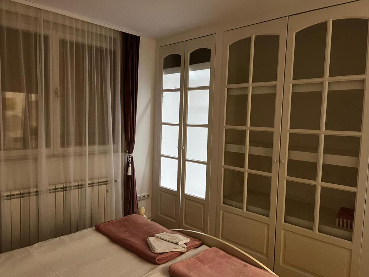 Appartement Apartman Gold Maris à Karlovac Extérieur photo