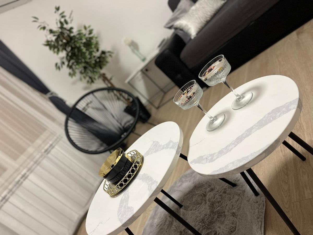 Appartement Apartman Gold Maris à Karlovac Extérieur photo